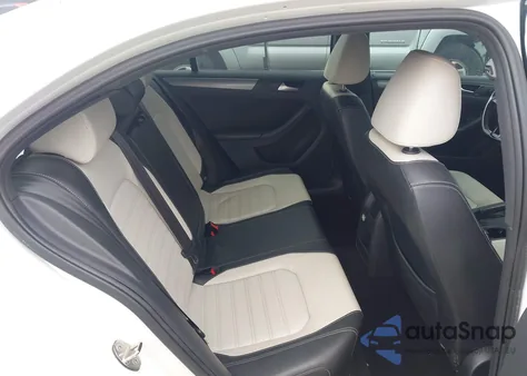 2017 Volkswagen Jetta 1.8T Sport из США, поврежденный, VIN 3VWD17AJ9HM306375